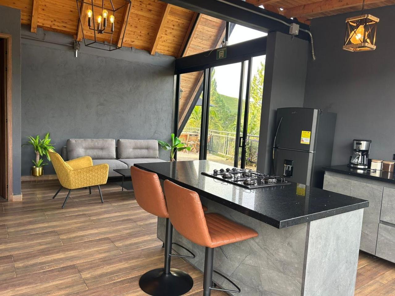 Gretel Chalets Suizo Guatape Exterior photo